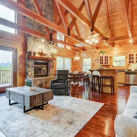 Lux 4Bd Lodge W/ Views! Fire Pits + Hot Tub + Pool
